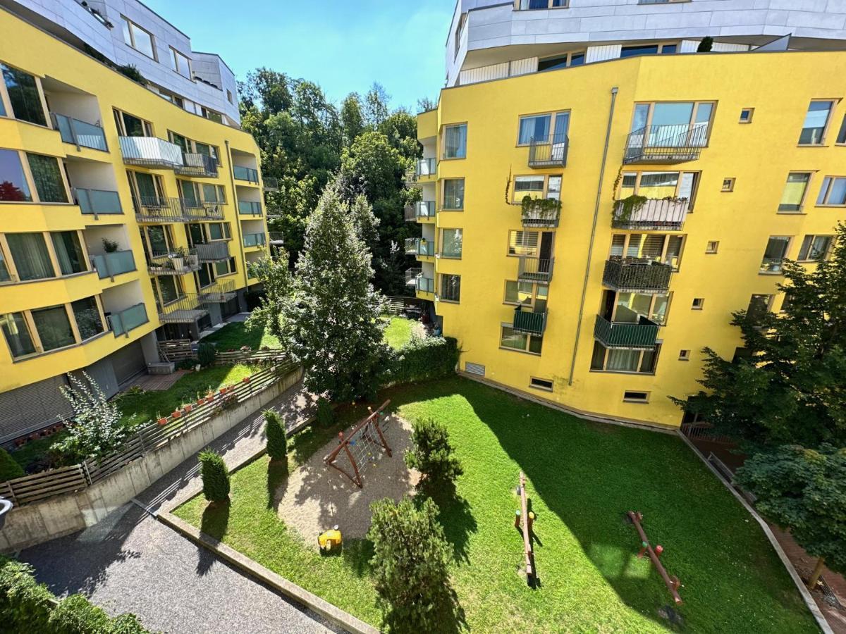 Rezidence Jeseniova Prague Apartment Luaran gambar